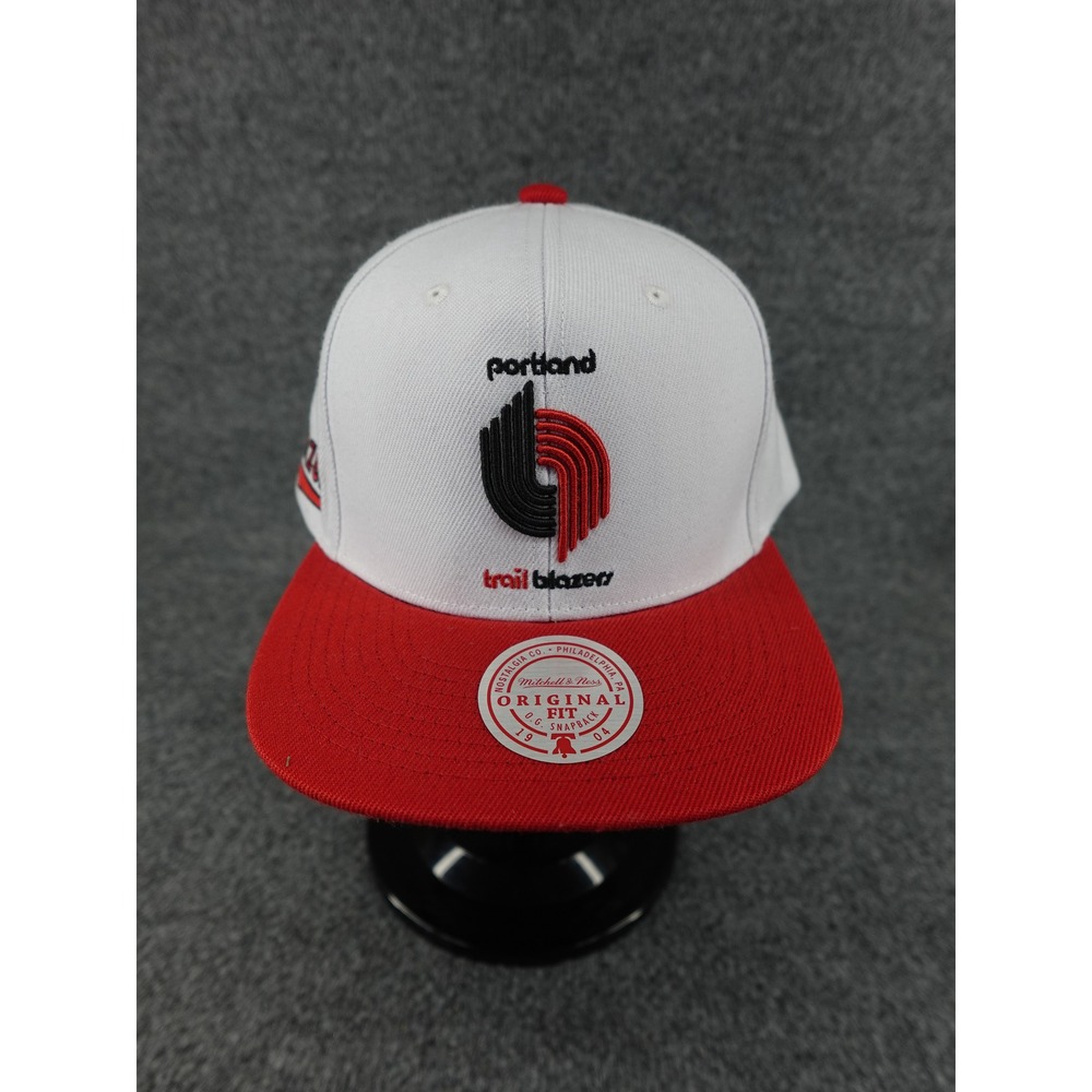 Mitchell & Ness Portland Trail Blazers Hat Mens OSFA White Red Snapback NBA Cap